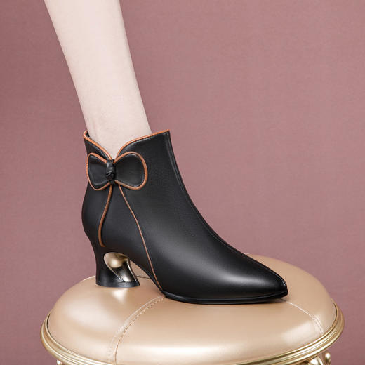 【预售5天】5.5cm高跟短靴女秋冬新款粗跟低筒靴子中跟单靴米白色牛皮女靴JLD&4060 商品图4