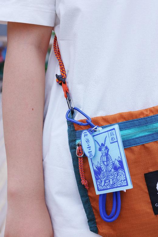 徒步中国2025新品|白族甲马·山灵庇佑徒步登山护身符挂件（TBZG） 商品图2