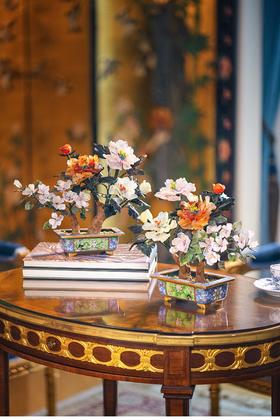 【已售】独角鹿西洋古董 20世纪中国创汇时期出品传统花卉纹景泰蓝盆装饰「牡丹海棠玉兰花」珍宝像生盆景一对