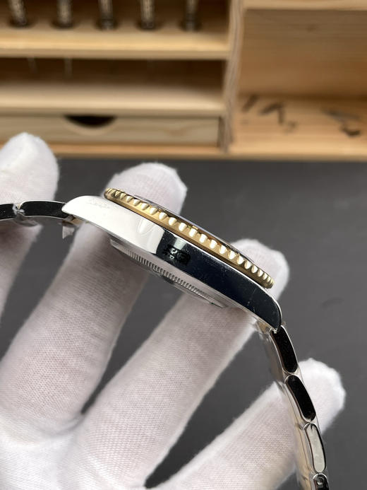 VS全新 41mm 间金黑水鬼 搭配满血版3235定制版一体机芯➕搭载新版本的Clean厂绿圈口(全新的！+VS自造夜光珠，不用担心夜光珠颜色太黄！）诊表基于正品original原版开模的 Copy❕ 商品图3