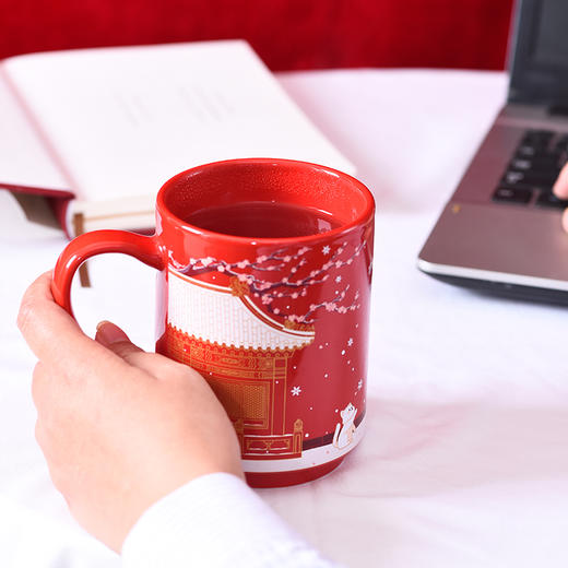 热卖中！！【北京宫廷文创特邀大师林正茂&裴焕禄联合监制出品】《雪遇宫廷》 感温杯 商品图10