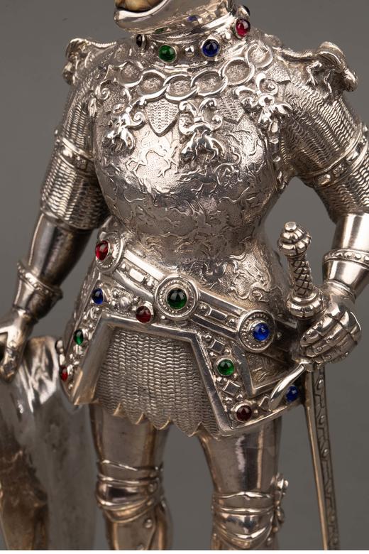 独角鹿西洋古董 1924年德国制造英国Israel Segalov工坊出品中世纪重装骑士造型纯银精雕嵌半宝石人物摆件一对 商品图6