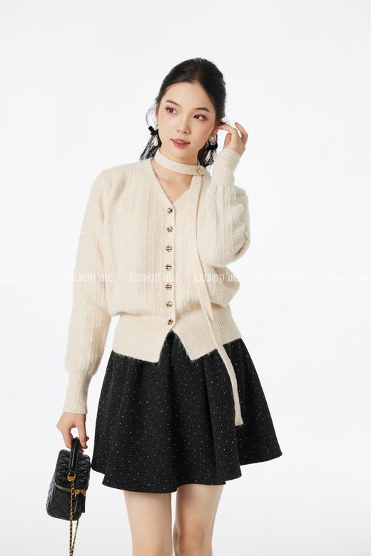 【门店同款】ENJOY冬季“相聚时刻”V领飘带金扣开衫 167643729 商品图8