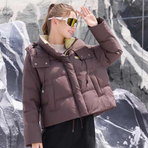 半身缘女装 冬季时尚撞色连帽防风保暖短款羽绒服254113U01740118 商品图1