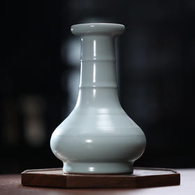 问鼎官窑官青无纹金标玹纹瓶（缺货）