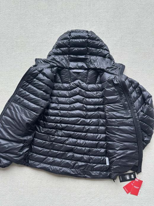 D110422男子简约大方排骨架型连帽户外轻羽绒夹克外套 商品图3