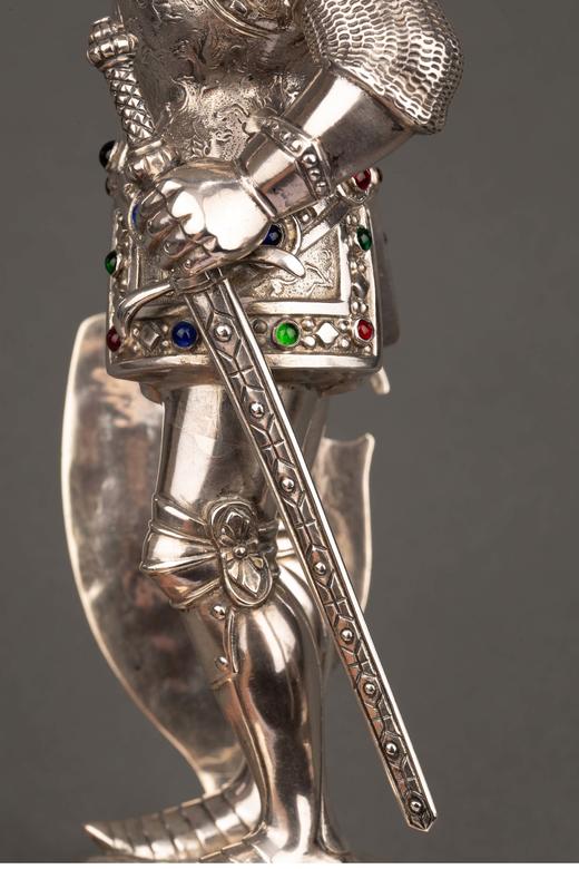 独角鹿西洋古董 1924年德国制造英国Israel Segalov工坊出品中世纪重装骑士造型纯银精雕嵌半宝石人物摆件一对 商品图7