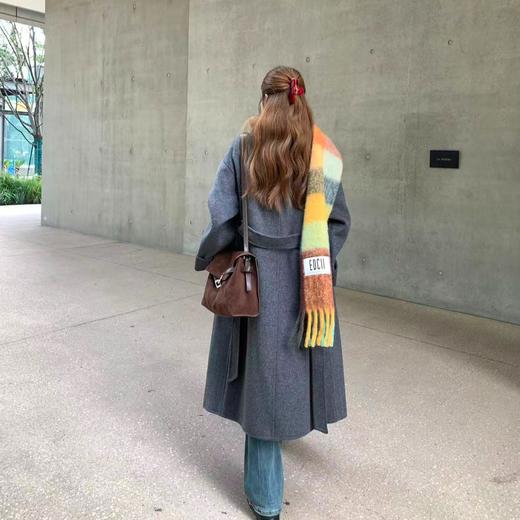 明星博主同款【EDGII棉花糖羊毛围巾】秋冬氛围感神器❗️官网💰300➕，李+琦直播间场均过百万‼️既是围巾又是披肩，颜值和实用性同时拉满 商品图1