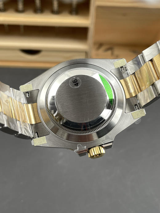 VS全新 41mm 间金黑水鬼 搭配满血版3235定制版一体机芯➕搭载新版本的Clean厂绿圈口(全新的！+VS自造夜光珠，不用担心夜光珠颜色太黄！）诊表基于正品original原版开模的 Copy❕ 商品图8