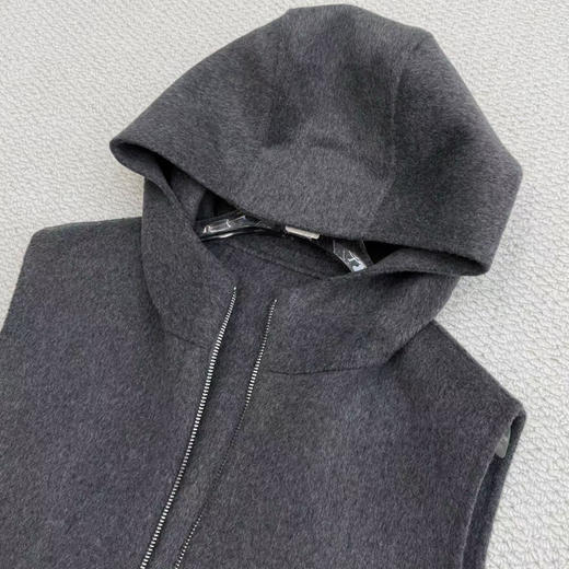 Theory羊毛羊绒拉链马甲。自己备注号码 商品图4