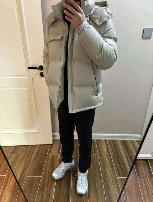  普拉达黑科技压胶羽绒外套（SS） 商品图3