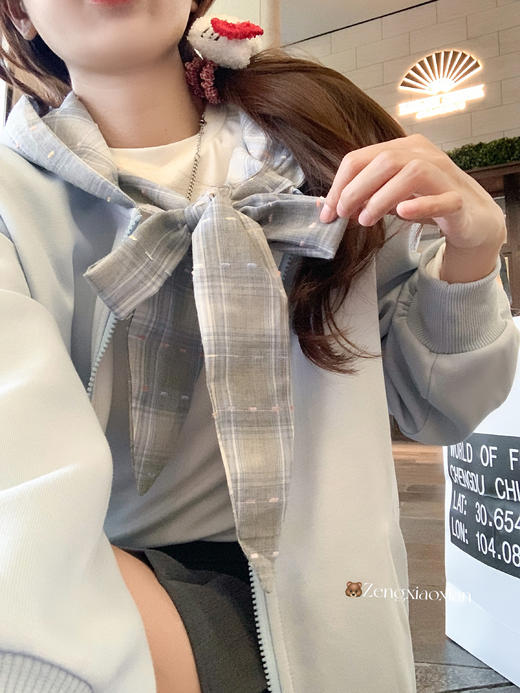 【189元任选2件】现货！蓝色领口系蝴蝶结连帽外套 商品图7