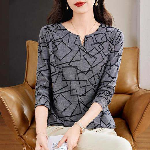 芳妮诗品牌秋季新款长袖爆款t恤女士高端宽松打底衫妈妈大码上衣 商品图2