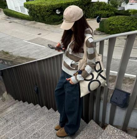 ROMI STUDIO“松弛慵懒”纯羊毛细密绒感低饱和条纹卫衣 RWCAW66645 商品图0