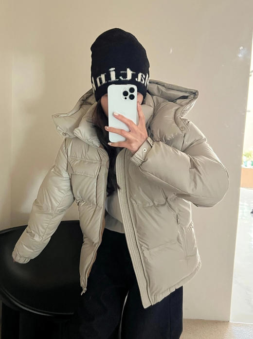  普拉达黑科技压胶羽绒外套（SS） 商品图1