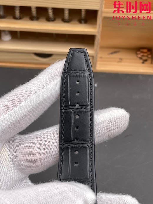 VC江诗丹顿8F纵横四海系列4500V 玫金银盘皮带款 男士腕表 耐人寻味的旭日纹拉丝表盘 彰显了腕表层次感 商品图6