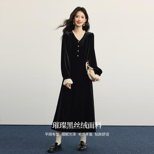 【11/5新品】熙世界法式赫本千金风丝绒连衣裙女秋冬气质名媛木耳边V领小黑裙 商品图3