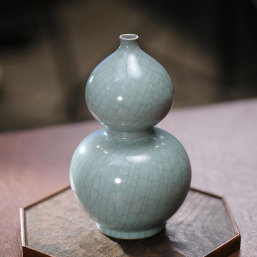 问鼎官窑官青无纹金标葫芦瓶（缺货） 商品图1