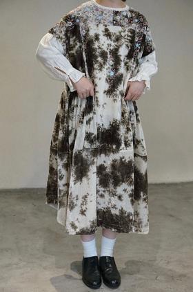 Aodress丝绒刺绣连衣裙