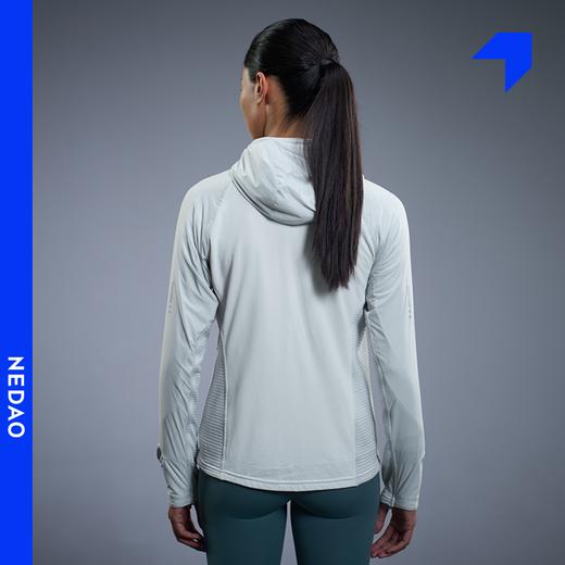 25年新品内道聚能卷带帽软壳越野跑步运动女士保暖吸湿透气跑步长袖外套 商品图4