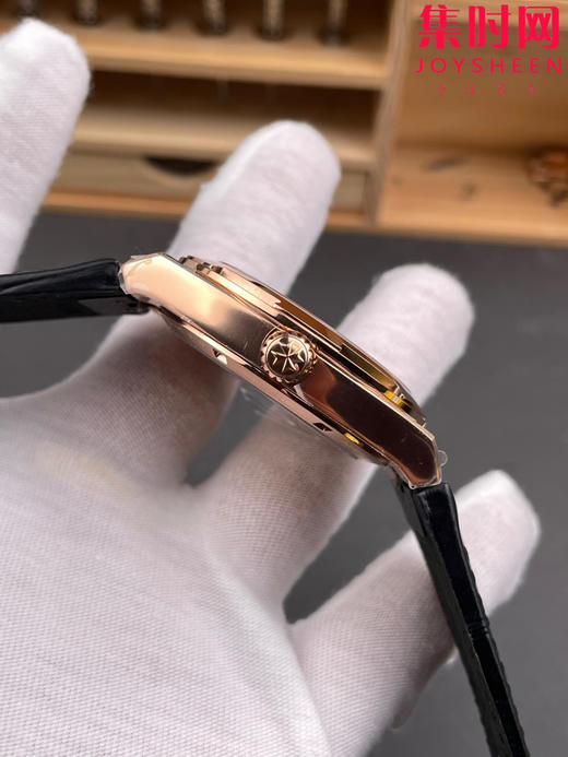 VC江诗丹顿8F纵横四海系列4500V 玫金银盘皮带款 男士腕表 耐人寻味的旭日纹拉丝表盘 彰显了腕表层次感 商品图3