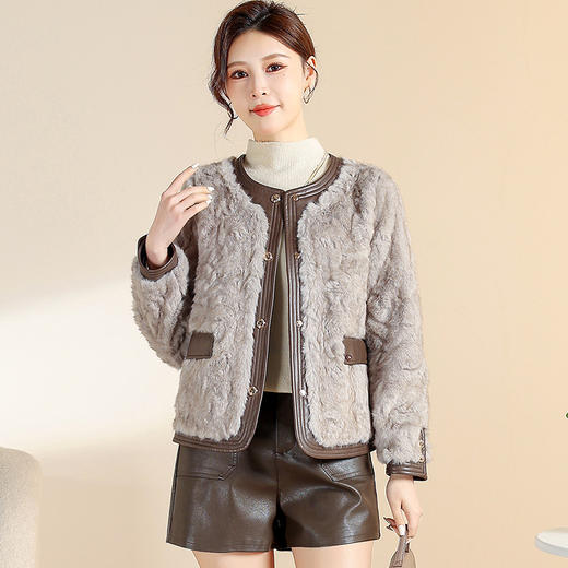 小香风皮毛一体短外套，毛毛开衫圆领保暖休闲上衣QYM-YIYI-CS25D103 商品图0