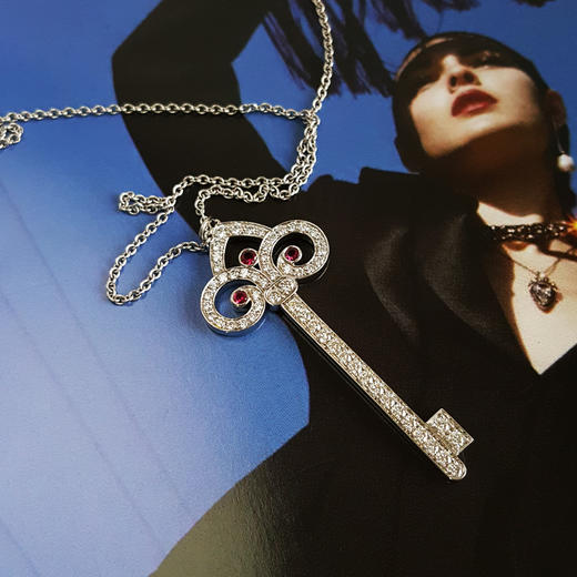 【95新】Tiffany & Co.蒂芙尼大号铂金满钻镶红宝石鸢尾花Fleur de Lis钥匙项链链长约46cm、吊坠长约4.85cm女士261025TJ05 商品图4