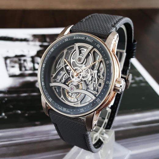 【95新】Audemars Piguet 爱彼26600CR.OO.D009KB.01手动机械机芯陀飞轮CODE 11.59系列41MM（男款）18K白金/18K玫瑰金211025NJT25 商品图2