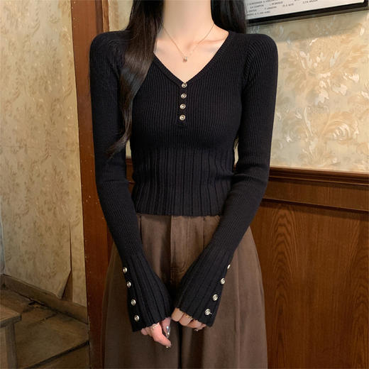 西遇毛衣可外穿内搭女冬季新款收腰v领纽扣设计针织打底衫SS051766 商品图2