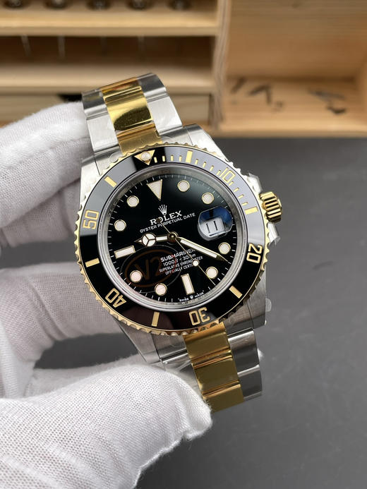 VS全新 41mm 间金黑水鬼 搭配满血版3235定制版一体机芯➕搭载新版本的Clean厂绿圈口(全新的！+VS自造夜光珠，不用担心夜光珠颜色太黄！）诊表基于正品original原版开模的 Copy❕ 商品图1