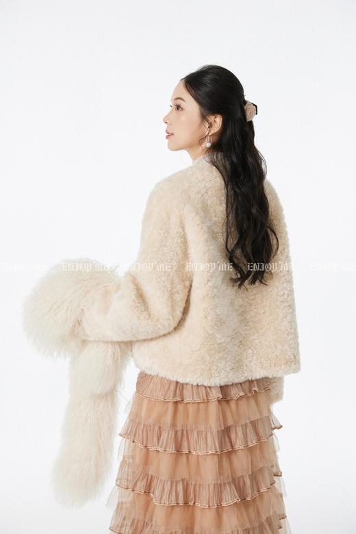 【门店同款】ENJOY冬季“暖冬软糖”双蝴蝶结扣外套 167750111 商品图2