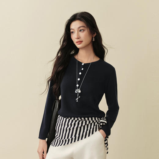 【严选】诗凡黎条纹撞色小披肩针织衫2025冬新款丝光羊毛混纺毛衣打底衫女7GB133231 商品图4