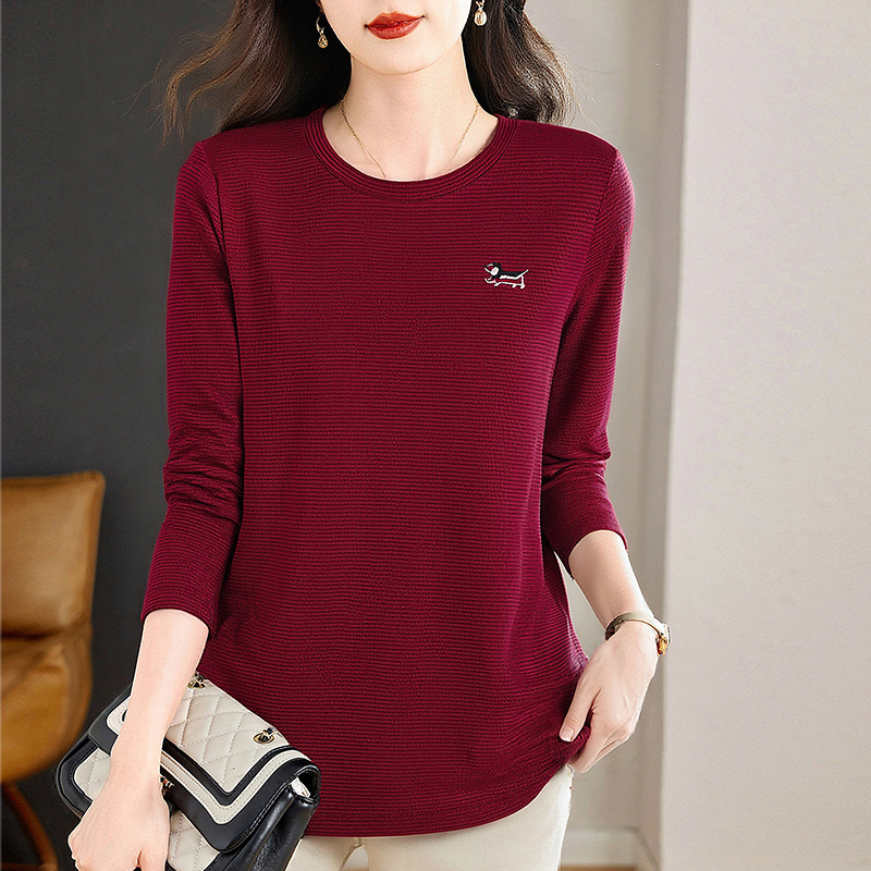 圆领长袖t恤女2026年新款春季爆款红色上衣中长款打底衫大码女装