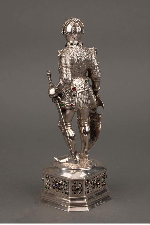 独角鹿西洋古董 1924年德国制造英国Israel Segalov工坊出品中世纪重装骑士造型纯银精雕嵌半宝石人物摆件一对 商品图4