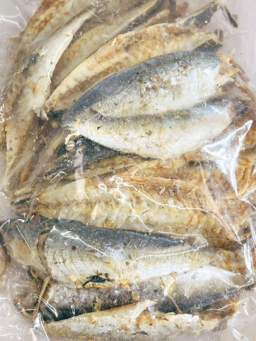 6斤活鱼才能晒出1斤鱼干❗️❗️整条大鱼，几乎无刺‼️【巴浪鱼肉干】 🔴活鱼自然风干，去骨去头去内脏‼️ 🔴每条都有13cm左右‼️ ✅七成干！！肉质紧实有嚼劲 商品图3