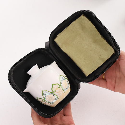 【国潮玉瓷❗️便携式茶具套装】三两好友，一盖清茶，旅行小一壶三杯户外快客杯蛇年新年礼盒商务公司活动伴手礼 商品图1