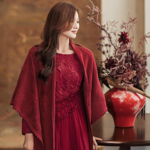 【林栖设计小店】（现货）绵羊毛毛织披肩多色优雅百搭波浪花边2025秋冬新款围巾女G2954259 商品图7