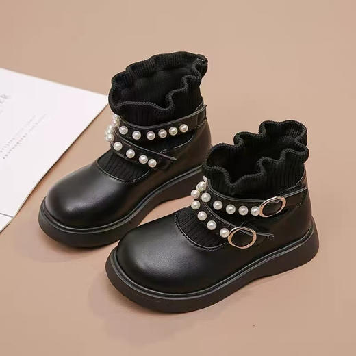 🌸【AFJI女童珍珠魔术贴软底袜靴1690】😎给家里小公主挑秋冬鞋的宝妈看过来！ 鞋身缀着萌萌的小珍珠，📣温柔又显精致， ☺️魔术贴设计超贴心，娃自己就能粘好穿脱 商品图4