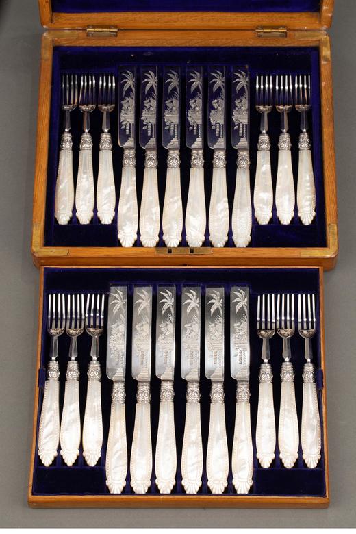 独角鹿西洋古董 1897年英国银器名坊Harrison Brothers & Howson出品母贝手柄装饰纯银精雕餐具套件 带原盒 商品图1