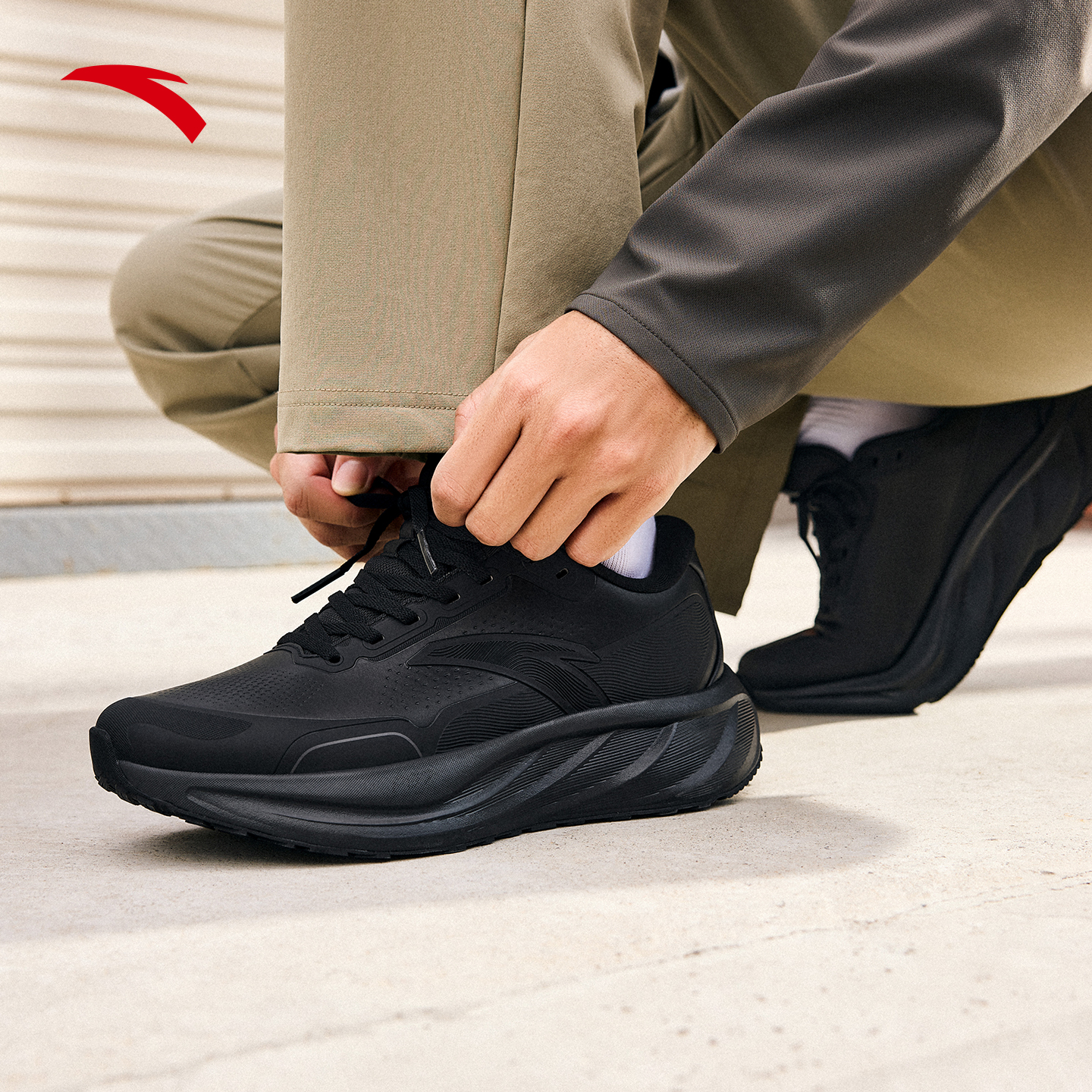 安踏旅步2.5丨PG7缓震耐磨皮面运动鞋男有氧慢跑跑步鞋112545545