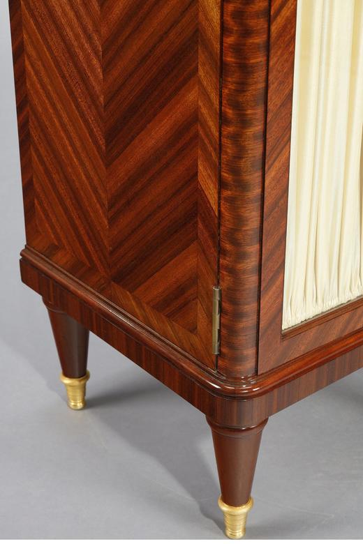 独角鹿西洋古董 1890年代法国家具名坊SORMANI签名出品路易十六风格铜鎏金雕饰嵌大理石台面硬木玻璃柜 商品图4