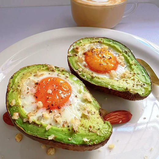 石家庄优选仓库速达，树熟牛油果，果肉绵密软糯，口感细腻，香醇可口，160-185g/枚 商品图4