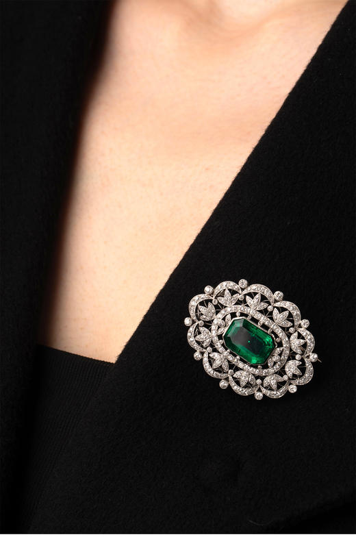 独角鹿西洋古董 1900年代英国爱德华时期出品铂金镶嵌祖母绿及钻石花叶造型胸针 带原盒 商品图0