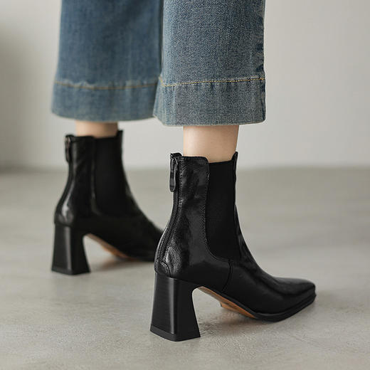 【预售5天】秋冬新款法式手抓羊皮高跟粗跟短靴女复古松紧带方头切尔西靴HB&1406 商品图4