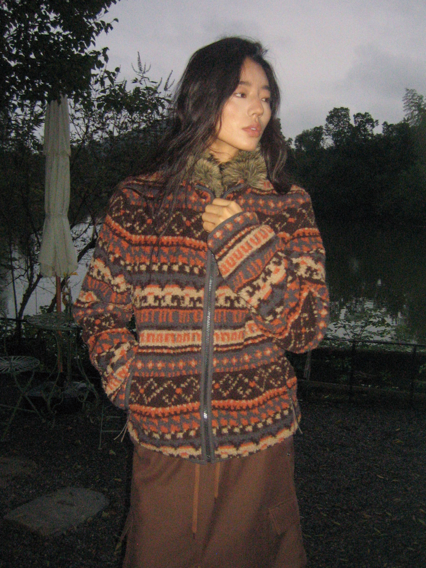 素舶 费尔岛花纹摇粒绒保暖易打理拼皮草毛毛立领拉链短外套