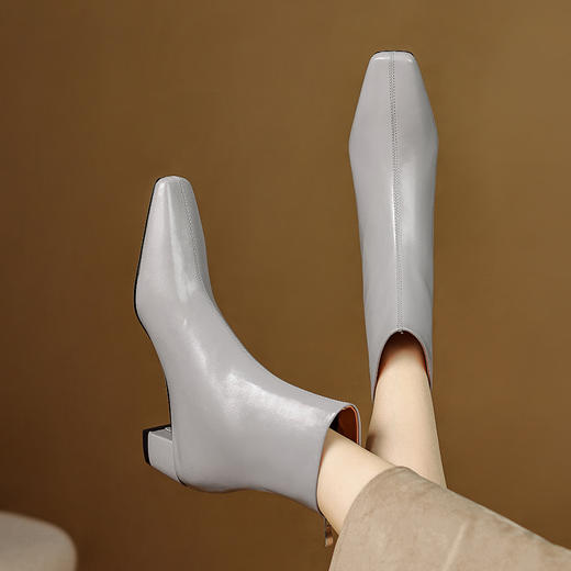 【预售5天】极简百搭小方头粗跟短靴新款秋冬加绒保暖中跟瘦瘦马丁靴SLLK&sl-7970 商品图0