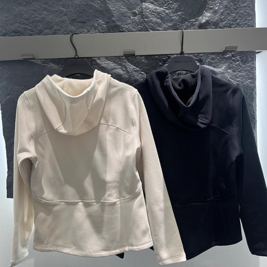 安踏冠军全天候系列 劲道纱女士冬通勤保暖加绒运动外套162510708 商品图1