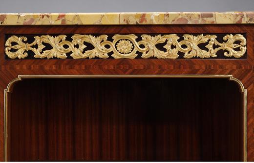 独角鹿西洋古董 1890年代法国家具名坊SORMANI签名出品路易十六风格铜鎏金雕饰嵌大理石台面硬木玻璃柜 商品图5