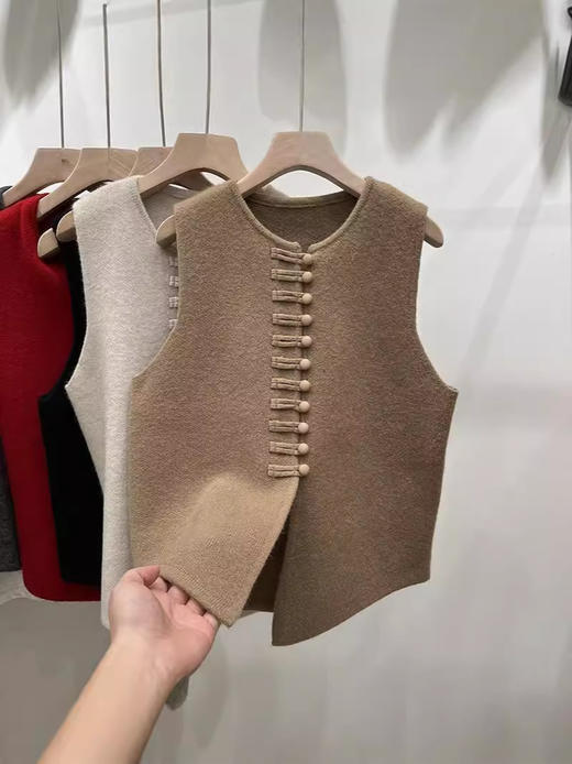 秋冬款【针织马甲】高级时尚洋气极简风 新中式无袖盘扣上衣  商品图4
