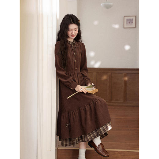 鹿向南「静匿港湾」棕色复古拼接连衣裙女秋冬收腰显瘦长袖裙子女 商品图0